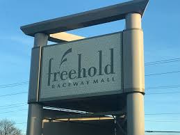 The mall is owned and managed by the macerich company, having purchased the mall from developer wilmorite in 2005, and has 1,669,000 square feet (155,055. Tchzzablaxgykm