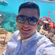 ⚽️ 🏟 Tras los partidos amistosos ante Alemania 🇩🇪 y Marruecos 🇲🇦, el  DT no voló con la Bicolor 🇵🇪 y se mantuvo en el Viejo Continente para  cumplir con importante agenda. 📕