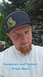 Large Guitars and Guitars Truck Show