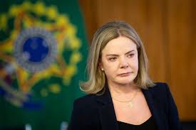 Dirigente do PT reclama de Gleisi: "Pare de fazer política particular"