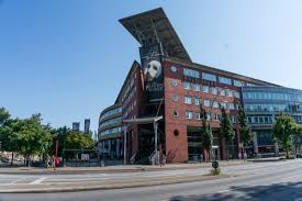 Mehr als 130 millionen besucher weltweit, über 50 internationale auszeichnungen, das bekannteste musical der welt. Musicals Hamburg Vom Konig Der Lowen Bis Zum Phantom Der Oper