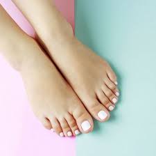 Once your base color has dried, dip the tips of the fan brush's bristles in a different color and brush over your nail horizontally. How To Do A Diy Pedicure At Home In 8 Easy Steps