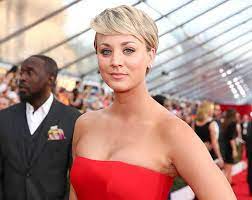 Best known for her role as bridget hennessy on the abc sitcom 8 simple rules and penny hofstadter on the cbs sitcom the big bang theory. Kurzhaarfrisuren Fur Den Sommer Kaley Cuoco Macht S Vor