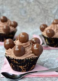 Maltesers Cupcakes Por Que Por Que Por Que Si En La Bolsa Habia Muchos Cupcakes Recetas De Magdalenas Horneando Magdalenas