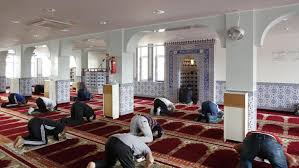 Der ramadan endet nach 29 oder 30 tagen mit einem riesigen fest, das auch fest des fastenbrechens oder zuckerfest genannt wird. Ramadan Zu Ende Nurnbergs Moslems Verzichten Weiter Nurnberg Nordbayern