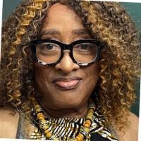 Linda Tomasino's Instagram, Twitter & Facebook