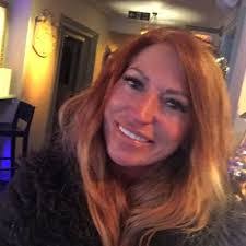 Annie Oates's Instagram, Twitter & Facebook