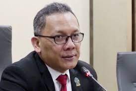 Laksana tri handoko sebagai dosen pembimbing selama kerja praktek di lapangan. Tri Handoko Fokuskan Lipi Pada Riset Bipol Co