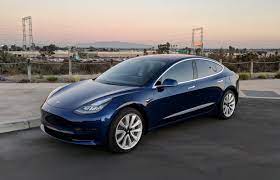 Foto Stiai Asta Cat CostÄƒ Cel Mai Scump Tesla Model 3 Si CaÅ£i Oameni Au RenunÅ£at La Comenzi