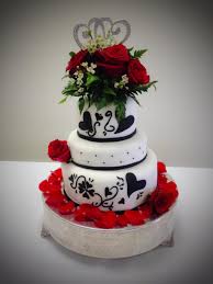 Our research has helped over 200 million users find the best products. Red And Black Fondant Wedding Cake With Fresh Flowers Cakecentral Com