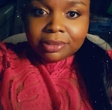 Roberta Ogle's Instagram, Twitter & Facebook