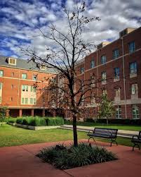 Depending on the program, tuition varies around $40,000 a year. Are You Trying To Decide Which Freshman Dorms At Baylor University Are The Best We Have The Ultimate Ranking So In 2020 Freshman Dorm House Styles Baylor University