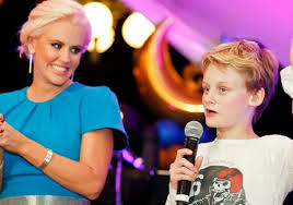 Jenny mccarthy has snagged our favorite new kid donnie wahlberg. Dissecting Jenny Mccarthy S Secret To Balancing Her Successful Career With Family Life