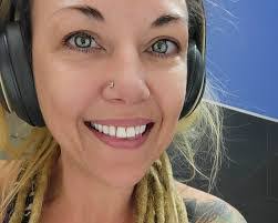 Heather Killam's Instagram, Twitter & Facebook