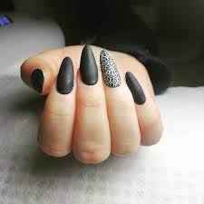 Las uñas acrílicas negras toman esa inspiración y la ponen en una hermosa uña oscura. Https Xn Decorandouas Jhb Net Unas Mate