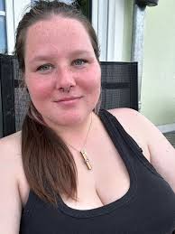 Can I get a hi at least? I like your profile 🥰