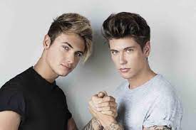 Benji e fede spiegano come si sono conosciuti e come sono arrivati fino a qua ;) Benji E Fede Eta Il Vero Nome Il Nuovo Album E Altre Cose Che Non Sapete
