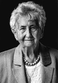 ZMARŁA PPOR. WIESŁAWA PAWLUS ps. ISKIERKA 🪔 🪔 🪔 Z wielką przykrością i  smutkiem informujemy, że 20 grudnia br., w wieku 99 lat, odeszła na  "wieczną wartę" śp. ppor. Wiesława Pawlus ps.