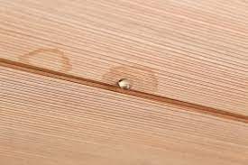 Flecken Und Verfarbungen Aus Dem Holz Entfernen Sanier