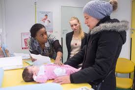 Puericultrice comme assistante maternelle (h/f), aide à la famille en résidence familiale (h/f), puériculteur h/f/x sont disponibles sur indeed.com. Infirmiere Puericultrice En Pmi Protection Maternelle Infantile Accompagner Toute La Famille Actusoins Actualite Infirmiere
