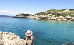 The district area roughly corresponds to the peninsula of the same name (karaburun peninsula). En Muhtesem Karaburun Koylari Ve Plajlari Egeli Gezgin Ege