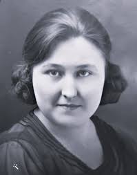 Sisters reunited in rural Oregon, WI in 1914