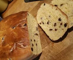 Rosinenbroiche Im Romertopf Gebacken Rezept Brot Backen Susse Brotchen Brot Und Butter