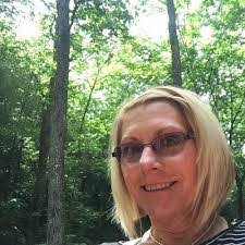 Vicki Worsham's Instagram, Twitter & Facebook