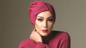 yusry tersusunnya kata erra azimat kau bawa yusry azimat kau bawa erra pastinya ku kan y&e sengsara oh jika kau tiada. Profile Kronologi Cinta Rumahtangga Erra Fazira