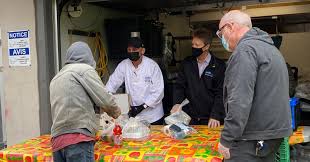 Catered and or take out holiday dinners. Helping Those In Need The Ottawa Mission Serves 2946 Special Meals This Thanksgiving Ottawa Mission