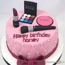 A delicious cake with excellent design can easily be the centre of attraction of the birthday party of your girlfriend. 14 Romantic Girlfriend Birthday Cakes Ideas Girlfriend Birthday Birthday Birthday Cake