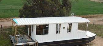 Building An All Wood Construction 40 Diy Tiny House Boat Floating House House Boat Houseboat Living