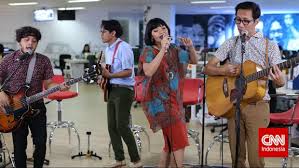 Saat itu spotify diluncurkan di tiga negara: 5 Musisi Indonesia Yang Bekerja Sama Dengan Label Mancanegara