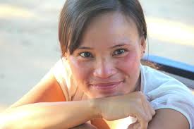 Myitkyina kaw nga ai hpyen-yen dabang ni de sadu kawan ai Hollywood sumla  hkrung shayi Angelina Jolie  =================================================== #TheKachinTimes #News  Myitkyina kata nga ai hypen-yen dabang ni hpang de sadu gawn hkawm