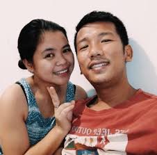 Tukoy na ng pulisya ang riding-in-tandem na sangkot sa pagpatay at  pagnanakaw sa isang lalaki sa Valenzuela City. Magbibigay daw ng pabuya ang  lungsod ng Valenzuela para sa ikahuhuli ng mga suspek.