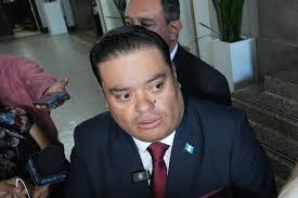 Samuel Pérez Pide Retiro de Antejuicio contra Allan Rodríguez por Presunta  Corrupción en FOPAVI* En una reciente conferencia de prensa, el diputado  oficialista Samuel Pérez presentó una denuncia penal contra Allan Rodríguez,