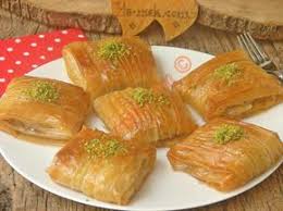 Caniniz Baklava Cektiginde Kolayca Yapin Pileli Baklava Yemek Tarifleri Yemek Tatli