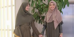 Fasion baju kurung terbaru blackhairstylecuts com. 46 Desain Ramadan Zaskia Dan Shireen Sungkar Dream Co Id