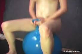 hopping ball Porn Pics and XXX Videos - Reddit NSFW