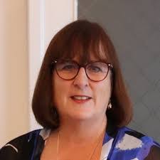 Lisa Ranson's Instagram, Twitter & Facebook