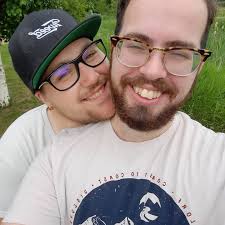 Best methods to keep underwater plants from floating