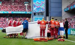 Bedrukte voetbalshirts populair voor trainingen. Groep B Denemarken Finland Gestaakt Na Reanimatie Eriksen Nrc