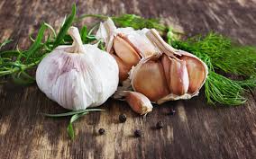 7 lợi ích sức khỏe khi bạn ăn tỏi sống mỗi ngày • Hello Bacsi