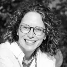 Laura Teich's Instagram, Twitter & Facebook