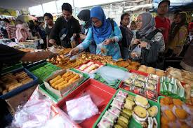 Bingung memilih menu yang enak untuk berbuka puasa? Pasar Benhil Tempat Berburu Menu Buka Puasa Di Jakarta