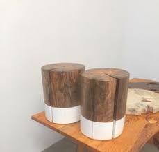 Decoración tronco de arbol con planta. 57 Ideas De Mesas De Tronco Mesa De Tronco Disenos De Unas Troncos De Madera