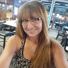 Bee Clark's Instagram, Twitter & Facebook