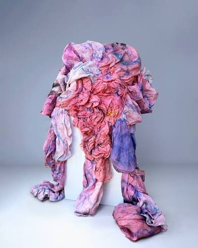 THE BLOB (1988) Screen Used Blob This is a screen used Blob “quilt”, or as  I've seen Tony Gardner call it, “prom dress”. These quilts are how most of  the scenes featuring