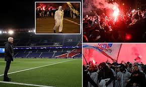 Borussia dortmund fans have been urged not to congregate outside signal iduna park when they resume their season against rivals schalke on saturday. Thousands Of Psg Fans Gather Outside Parc Des Princes Despite Being Banned Due To Coronavirus Daily Mail Online