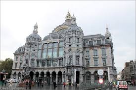 Lesen sie reisebewertungen zu den schönsten zielen und den wichtigsten sehenswürdigkeiten in der nähe von bahnhof. Frau Shopping In Antwerpen Teil 1